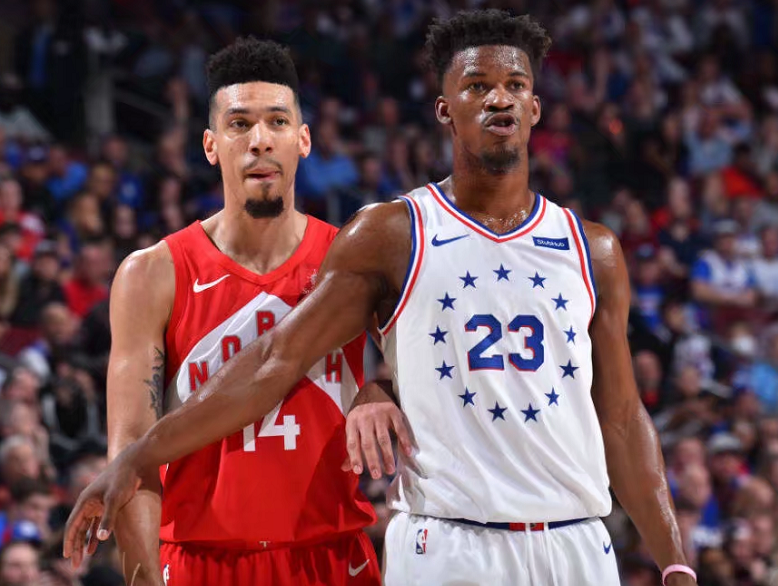 天津队绝杀辽宁队，伦纳德带队取胜